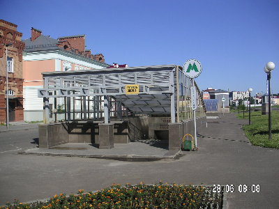 Казанский метрополитен, ст. «Суконная слобода», западный (закрытый) вестибюль (Петербургская ул.).