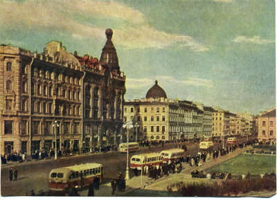 Nevskij.jpg (1.4 МБ) 7656 просмотров Невский проспект. 1953 год