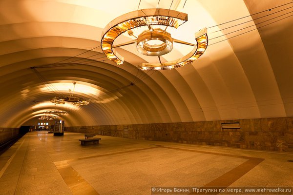 100115-1061242.jpg (130.18 КБ) 5995 просмотров Новочеркасская, вид по диагонали.
