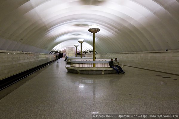 081115-1043465.jpg (120.55 КБ) 4767 просмотров Фото 2008 года. Для сравнения. Согласитесь, что белый свет выглядит приятнее?