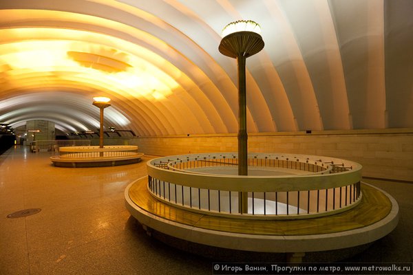 100118-1061442.jpg (121.01 КБ) 4767 просмотров Но, конечно, эта лампа заметно ярче, чем старые.