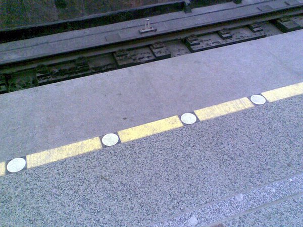 Фото206.jpg (498.53 КБ) 5562 просмотра Вот хлебом не корми, лишь бы чего поклеить...