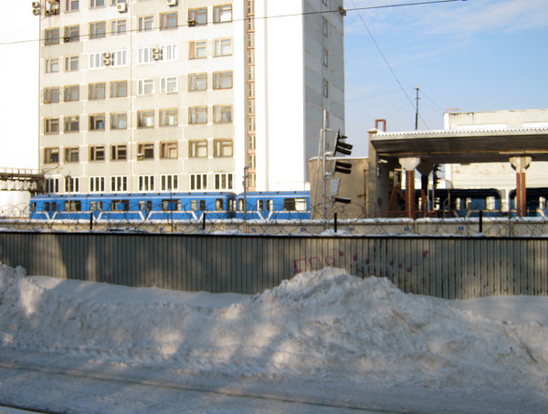 Поезд отъезжает от станции Юнгородок.