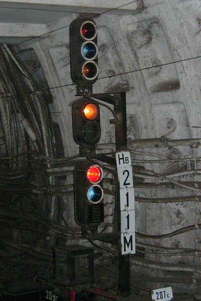 OB180306.JPG (139.26 КБ) 9615 просмотров Включен красно-жёлтый сигнал