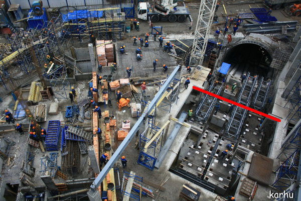 admiral_15_resize2.JPG (193.76 КБ) 5317 просмотров Граница между эскалаторами и машинным залом. Кирпичная стена начинается гораздо ближе к существующему брандмауэру.