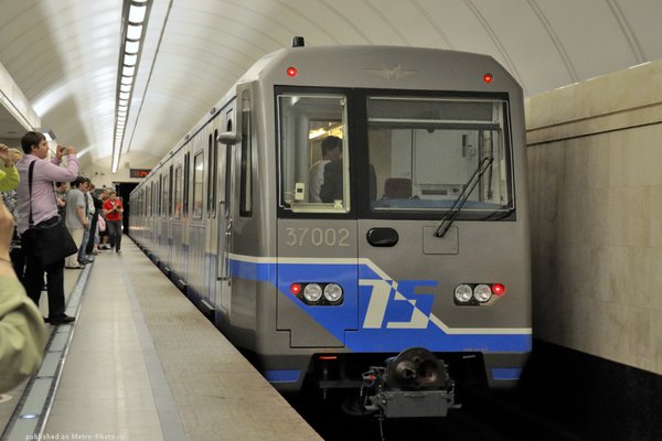 im-c53-w954-suufuzqlot_DSC3392-3.jpg (373.26 КБ) 5084 просмотра Утюжок на станции Трубная, автор фото Alexander495