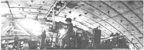 Площадь Мужества.jpg (334.54 КБ) 11855 просмотров Разработка калотной прорези и монтаж свода специальным блокоукладчиком