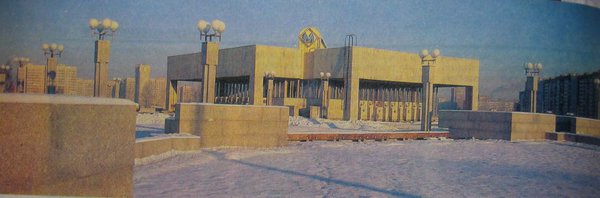 IMG_1591.jpg (64.59 КБ) 8986 просмотров Конец 80-х - начало 90-х. Фото из справочника "Петербург. Петроград. Ленинград", 1992 г.