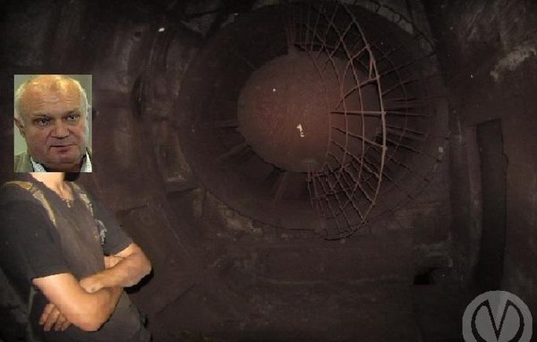 81.jpg (30.54 КБ) 8775 просмотров Подпись под фото гласит "Кавесы в вш № 219 / Посторонние в вентеляционной шахте № 219.