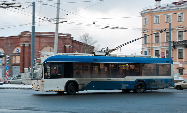 БКМ 321 №3419.jpg (661.77 КБ) 3220 просмотров БКМ 321 №3419, поворачивает с площади Труда на Конногвардейский бульвар.