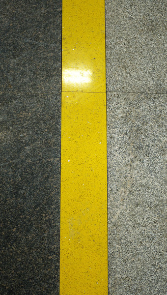 IMGP0394a.jpg (837.87 КБ) 11476 просмотров стоя на желтой полосе )