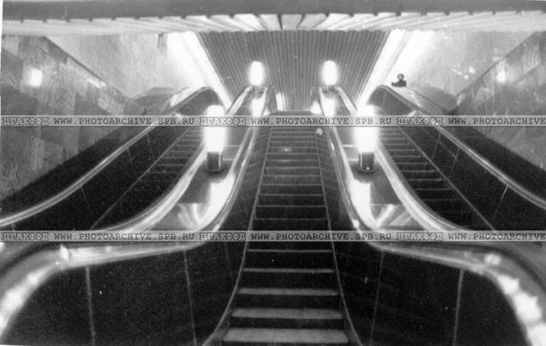 file3.jpeg (50.67 КБ) 12073 просмотра Эскалаторы в "Рыбацком", 1984 г.
