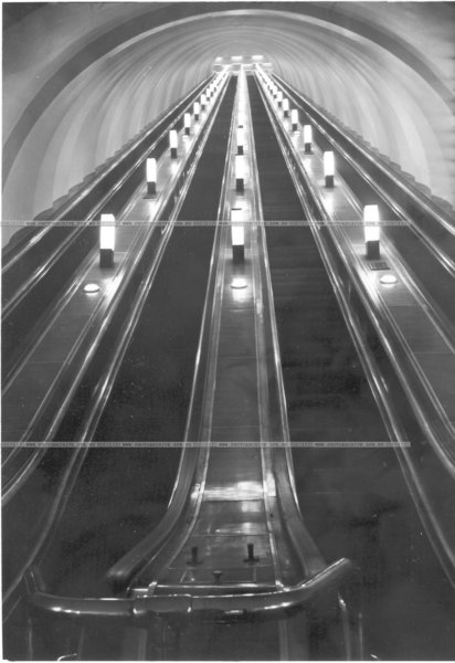 file11.jpeg (206.69 КБ) 10466 просмотров НХ станции "Гостиный двор", 1967 г.