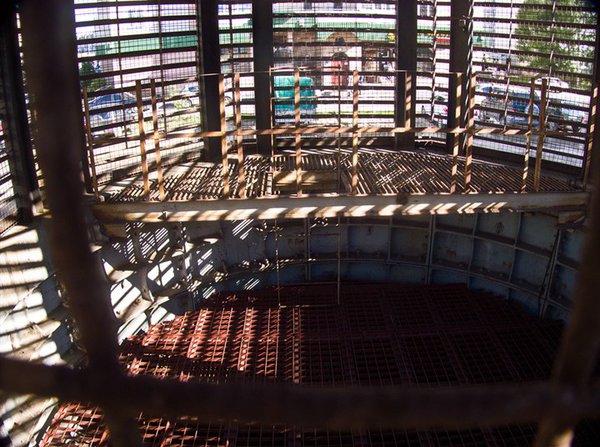 -LUngaroUxo.jpg (124.46 КБ) 6678 просмотров ВШ №508 ФПЛ. Внутри киоска такое приспособление, ранее такого ни в одной ВШ не видел. Кто знает, зачем сие поставили и будут ли это во всех ВШ ставить ?