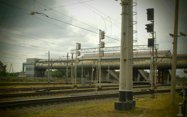 P6230175.JPG (723.47 КБ) 9334 просмотра Переход над путями и вокзал станции вид со стороны Москвы