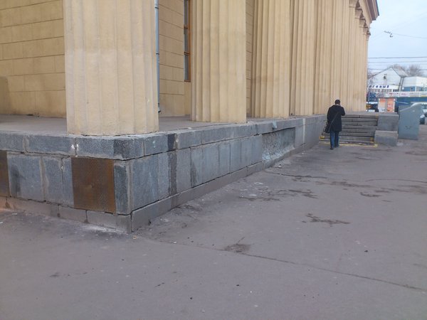 DSC_0399.jpg (2.36 МБ) 16509 просмотров А вот на этом фото справа не успели провести "ремонт", плиты отвалились