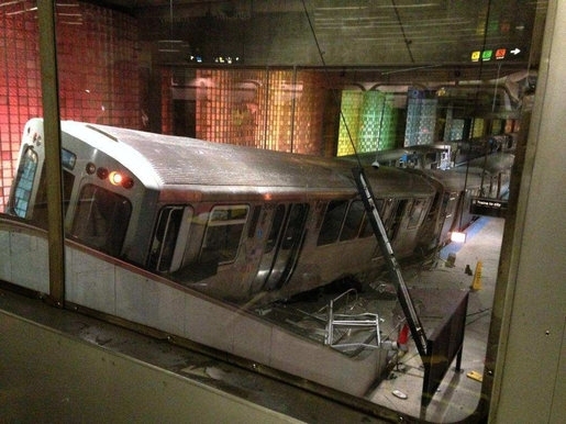 chi-blue-line-train-crash-ohare-photos-2014032-008.jpg