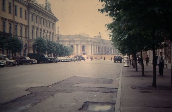nevsky.jpg (134.28 КБ) 17022 просмотра Улица Бродского (Михайловская), 1962 год.