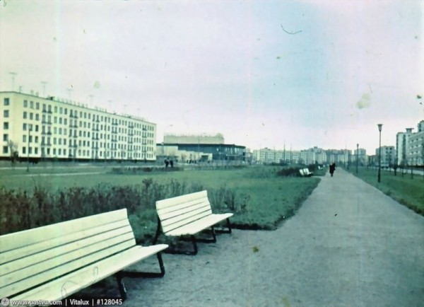 До постройки ст. метро Ленинский Проспект. 1971 г..jpg (94.76 КБ) 17973 просмотра по времени указан 1971 год. Ни станции, ни, тем более, нынешнего торгового комплекса