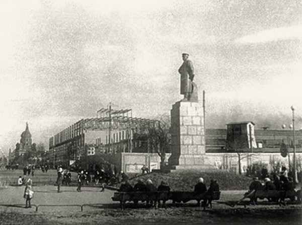 stalin_balt.jpeg (73.01 КБ) 21878 просмотров 1950-й год, предположительно