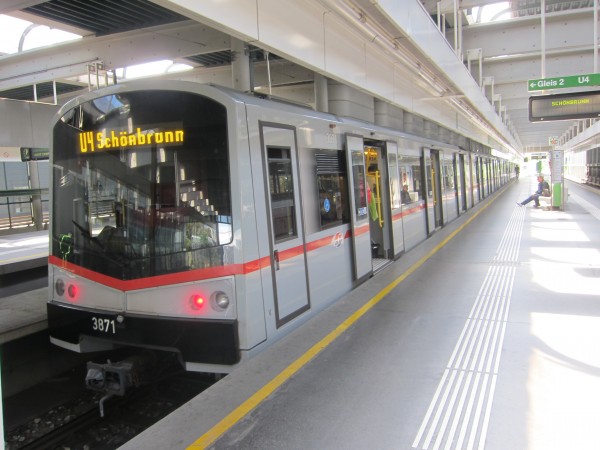 вагон Siemens Type V № 3828 на станции Heiligenstadt 2016.JPG (815.15 КБ) 14319 просмотров вагон Siemens Type V № 3828 на станции Heiligenstadt 2016.JPG