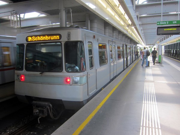 вагон SGP Type U11 № 2280 на станции Heiligenstadt 2016.JPG (1.58 МБ) 12297 просмотров вагон SGP Type U11 № 2280 на станции Heiligenstadt 2016.JPG