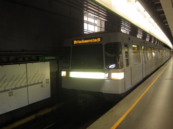 вагон SGP Type U11 № 2233 на станции Spittelau.JPG (770.95 КБ) 10941 просмотр вагон SGP Type U11 № 2233 на станции Spittelau.JPG