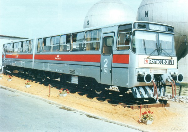 1.jpg (1.11 МБ) 18187 просмотров Ikarus 725.00, 1983 год.