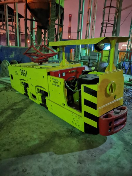 C0ZUoqaT9mk.jpg (168.45 КБ) 25564 просмотра Новенький электровоз на шахте №843
