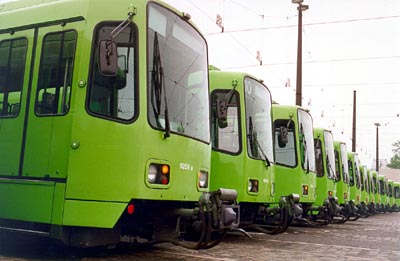 StadtBahnen_TW_6000_Parade_400.jpg