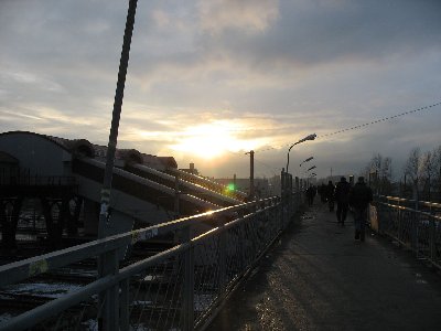 Старый мост. Слева новый