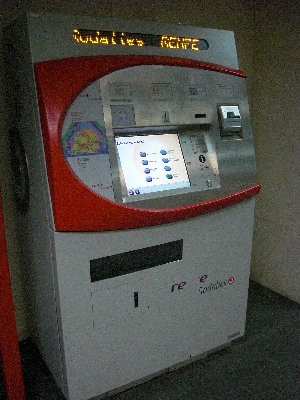 Автомат, продающий билеты.