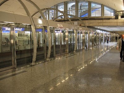 Paris_Metro_St_Lazare.jpg