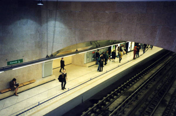 2004 © UrbanRail.Net by Robert Schwandl